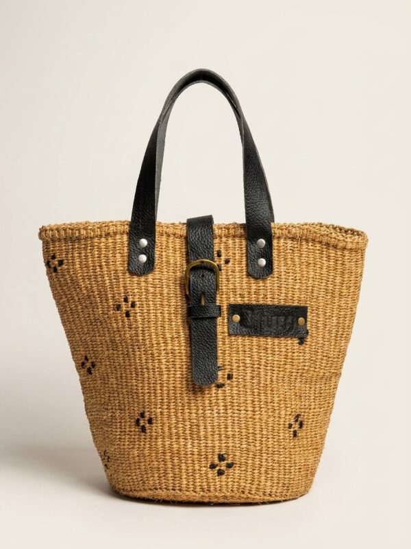 Hand woven handbag 03